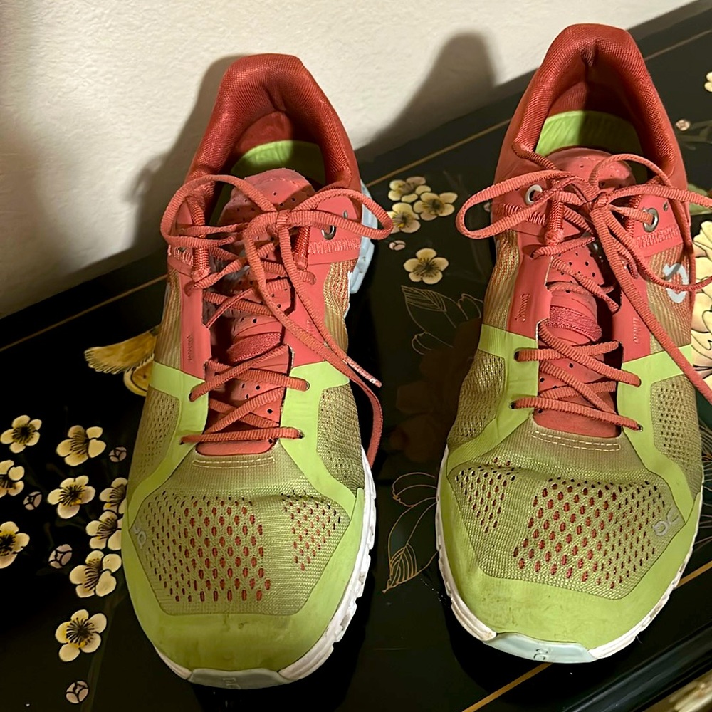 On Women’s Cloud Swift Running Shoes. Size 9 - image 1